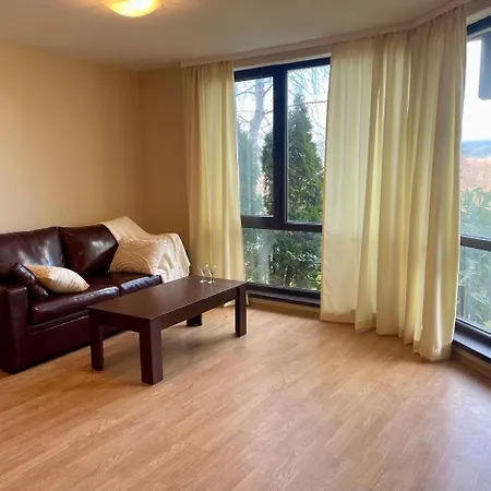 Spacious One-bedroom Ground Floor Near Pirin Golf Apartamento *